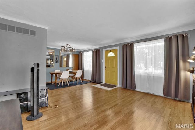 4959 Fairview Avenue, St Louis, MO 63139