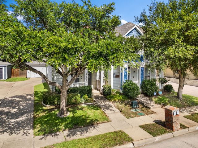 10812 Astor Drive, Fort Worth, TX 76244