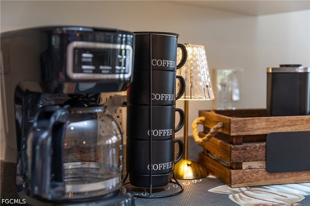 1896 Crestview WAY A47, Naples, FL 34119