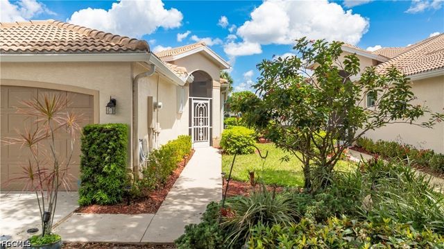 1896 Crestview WAY A47, Naples, FL 34119