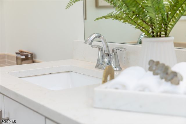 1896 Crestview WAY A47, Naples, FL 34119