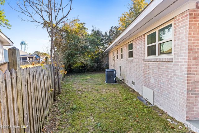 426 Keziah Street, Oak Island, NC 28465