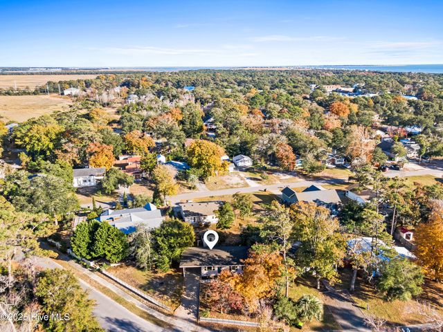 426 Keziah Street, Oak Island, NC 28465