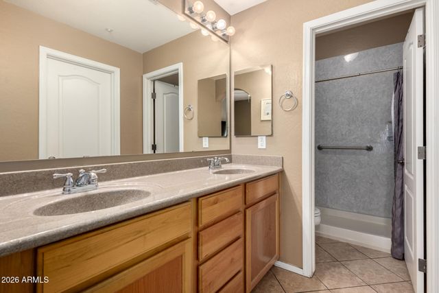 2744 S PEWTER Drive 102, Gilbert, AZ 85295