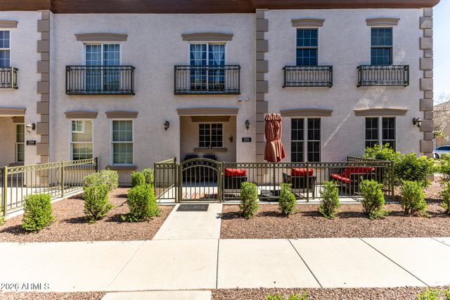 2744 S PEWTER Drive 102, Gilbert, AZ 85295