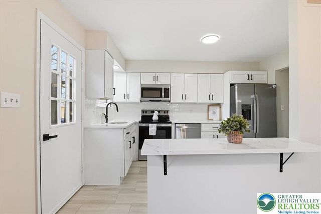 5673 Wedge Lane, Lower Macungie Twp, PA 18106