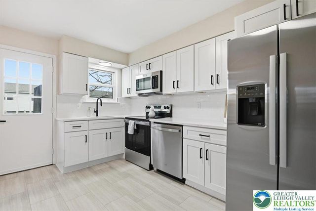 5673 Wedge Lane, Lower Macungie Twp, PA 18106