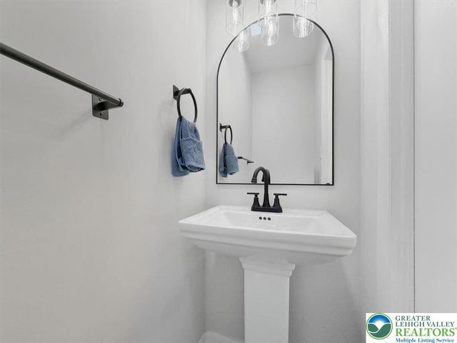 5673 Wedge Lane, Lower Macungie Twp, PA 18106