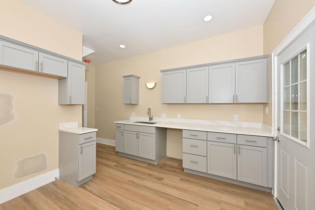 2825 Juneau AVENUE, Milwaukee, WI 53208