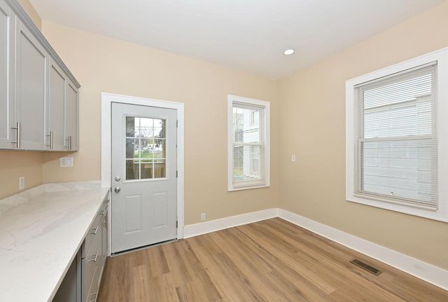 2825 Juneau AVENUE, Milwaukee, WI 53208