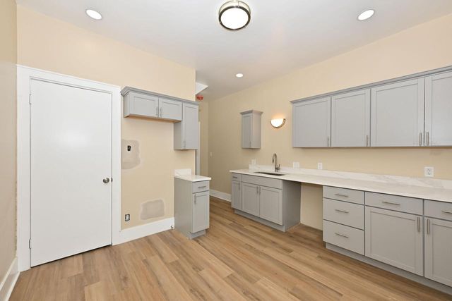 2825 Juneau AVENUE, Milwaukee, WI 53208