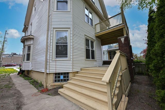 2825 Juneau AVENUE, Milwaukee, WI 53208