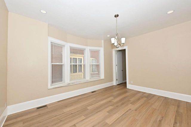 2825 Juneau AVENUE, Milwaukee, WI 53208