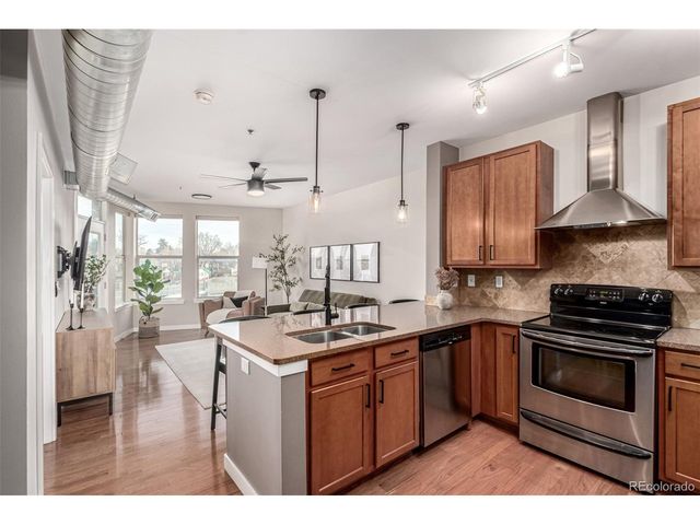 1313 S Clarkson St 303, Denver, CO 80210