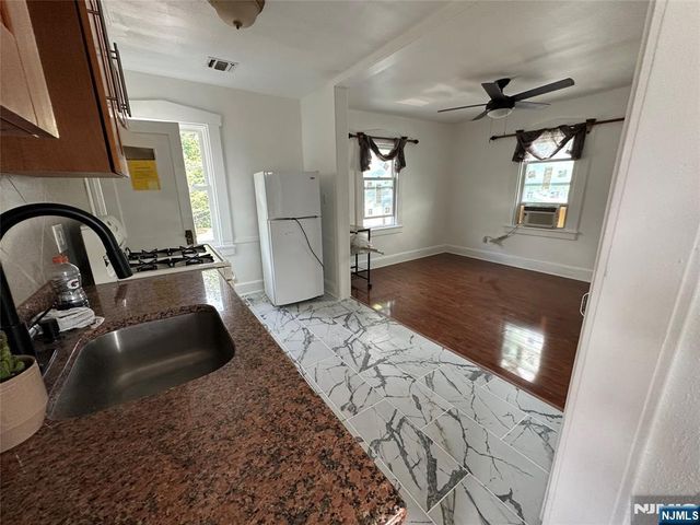 58 S Farview Avenue, Paramus, NJ 07652