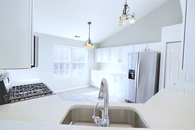 2866 Stonewater Drive 2866, Naperville, IL 60564