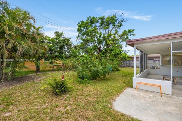 3620 NW 24th Street, Lauderdale Lakes, FL 33311