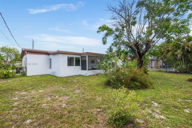 3620 NW 24th Street, Lauderdale Lakes, FL 33311