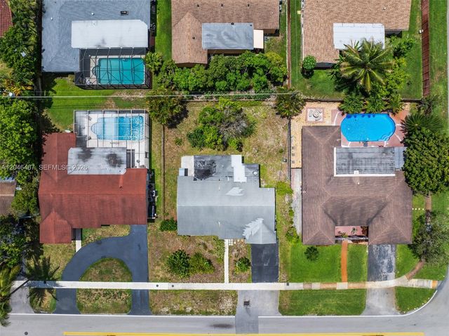 3620 NW 24th Street, Lauderdale Lakes, FL 33311
