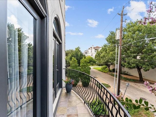 405 Reinerman Street, Houston, TX 77007