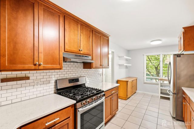 118 Kingsland Circle, South Brunswick, NJ 08852