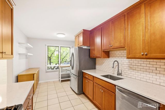118 Kingsland Circle, South Brunswick, NJ 08852