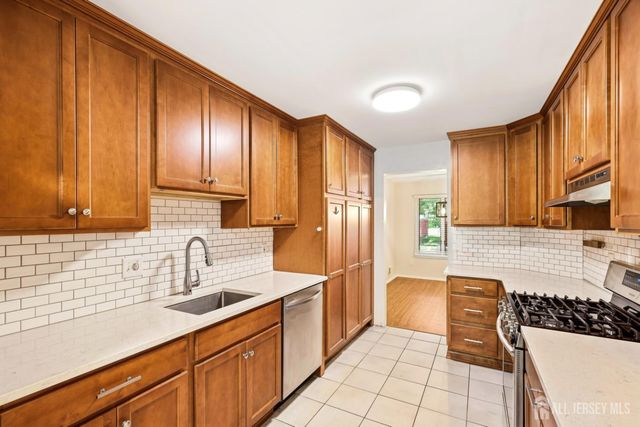 118 Kingsland Circle, South Brunswick, NJ 08852