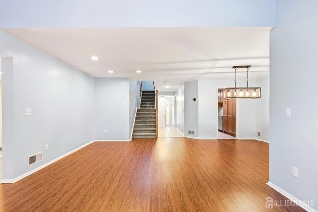118 Kingsland Circle, South Brunswick, NJ 08852