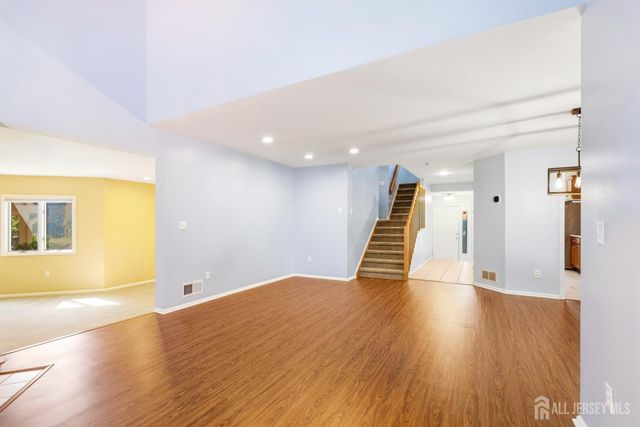 118 Kingsland Circle, South Brunswick, NJ 08852