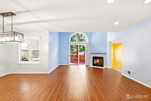118 Kingsland Circle, South Brunswick, NJ 08852