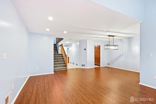 118 Kingsland Circle, South Brunswick, NJ 08852