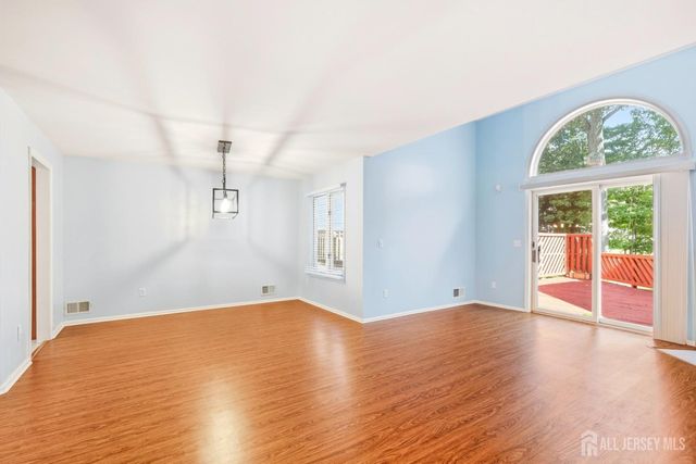 118 Kingsland Circle, South Brunswick, NJ 08852