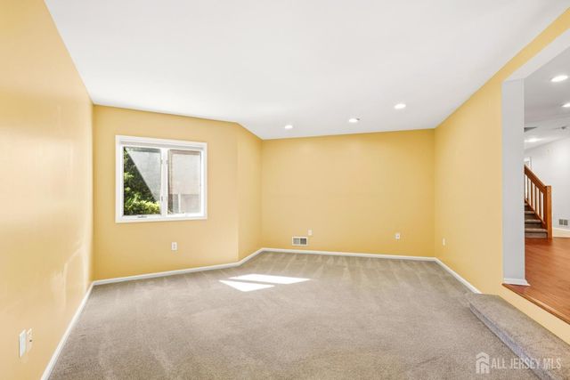 118 Kingsland Circle, South Brunswick, NJ 08852