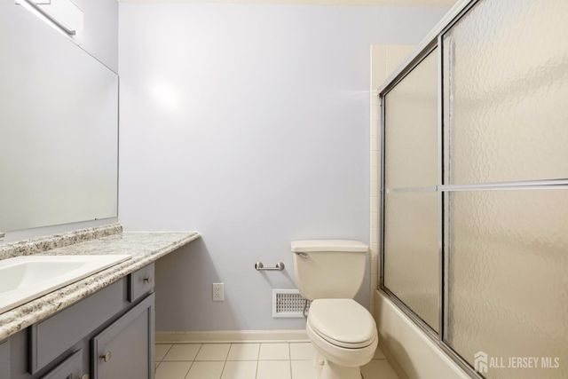 118 Kingsland Circle, South Brunswick, NJ 08852