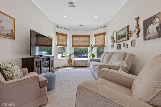 124 W Florinda, Hanford, CA 93230