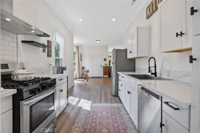 124 W Florinda, Hanford, CA 93230