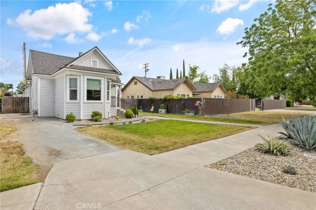 124 W Florinda, Hanford, CA 93230