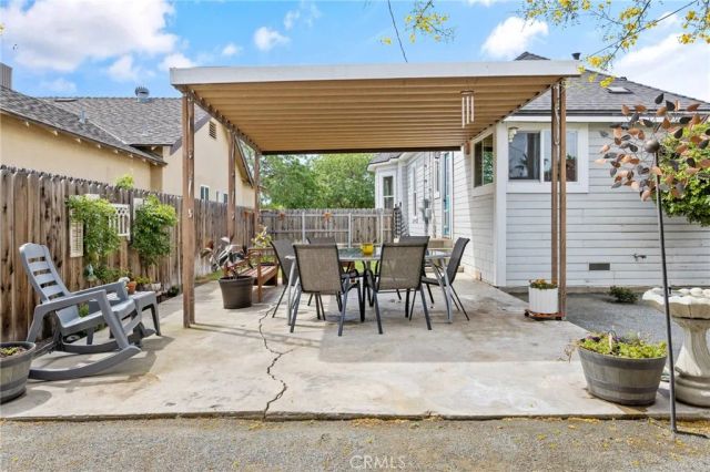 124 W Florinda, Hanford, CA 93230