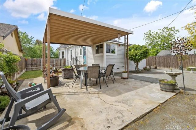 124 W Florinda, Hanford, CA 93230