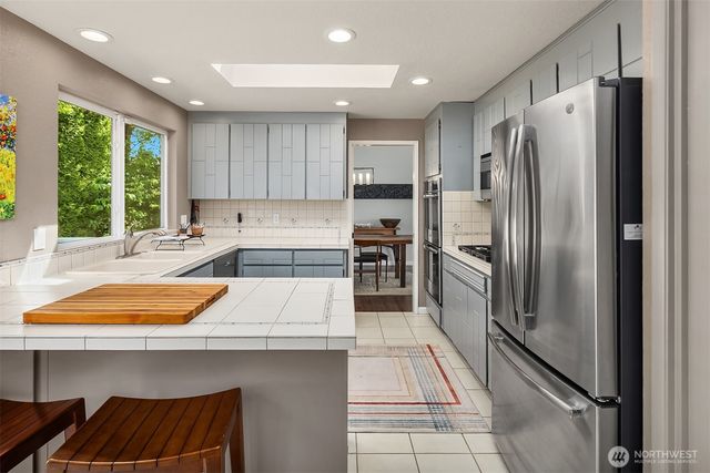1033 8th Avenue S, Edmonds, WA 98020