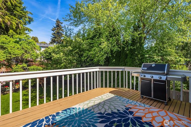 1033 8th Avenue S, Edmonds, WA 98020