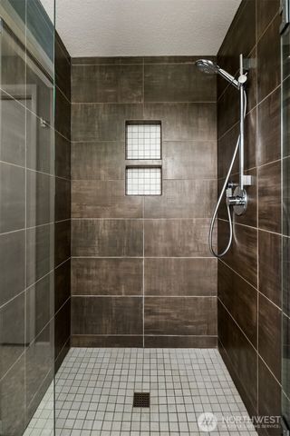 1033 8th Avenue S, Edmonds, WA 98020