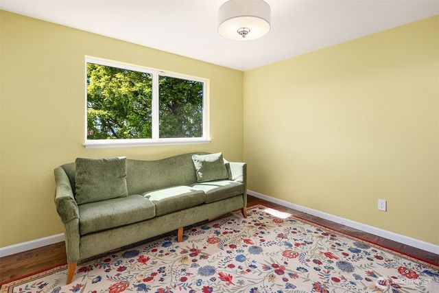 1033 8th Avenue S, Edmonds, WA 98020