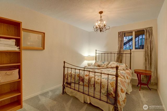 1033 8th Avenue S, Edmonds, WA 98020