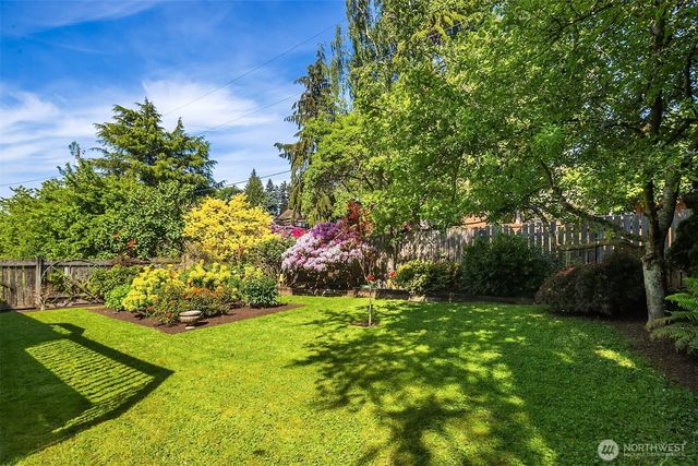 1033 8th Avenue S, Edmonds, WA 98020