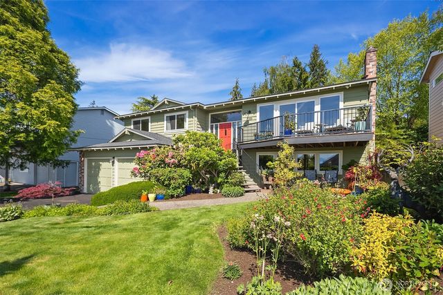 1033 8th Avenue S, Edmonds, WA 98020