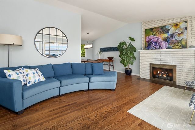 1033 8th Avenue S, Edmonds, WA 98020