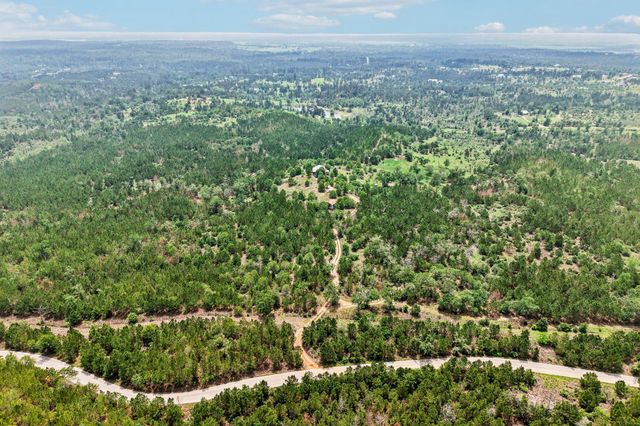 1213 Park Road 1C, Smithville, TX 78957
