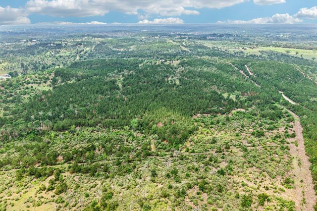 1213 Park Road 1C, Smithville, TX 78957