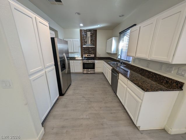 7593 Perla Del Mar Avenue, Las Vegas, NV 89179